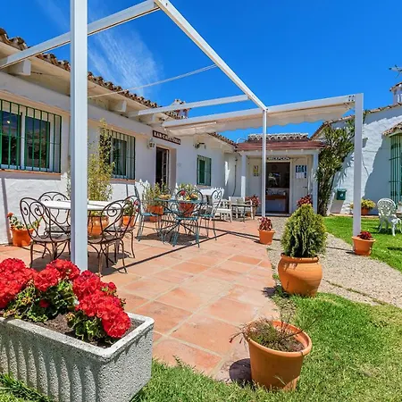 Hotel-apart Cortijo Pinas 2* Tarifa