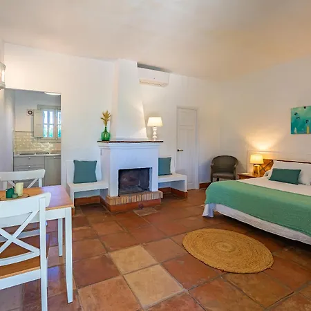 Hotel-apart Cortijo Pinas 2* Tarifa