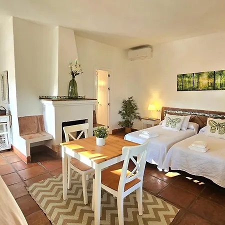 Hotel-apart Cortijo Pinas 2*